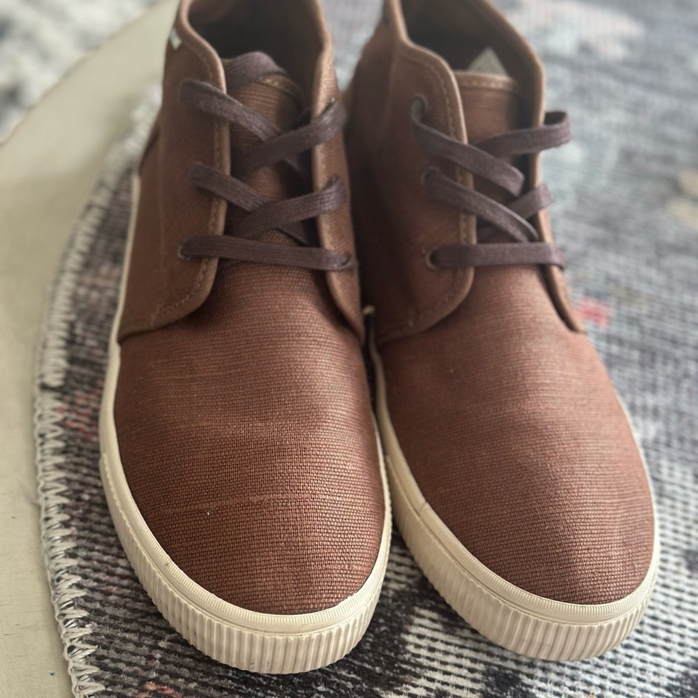 Toms 9M Brown Chukka Boots with Canvas Upper